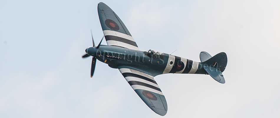 Spitfire PM631 MkXIX